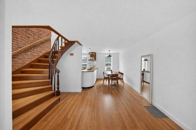 598 Pacific Street offers a fully vacant mixed use townhouse - photo 8