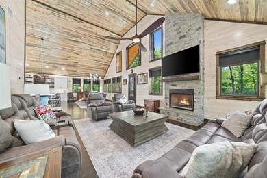 Broken Bow Lake Home For Sale in Broken Bow Oklahoma