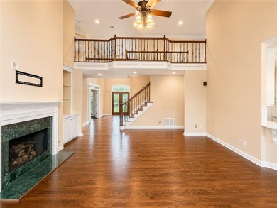 Welcome to this beautifully updated 6-bedroom, 4-bathroom home - photo 4