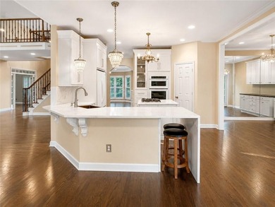 Welcome to this beautifully updated 6-bedroom, 4-bathroom home - photo 8