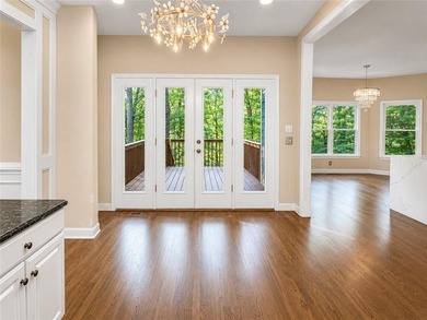 Welcome to this beautifully updated 6-bedroom, 4-bathroom home - photo 10