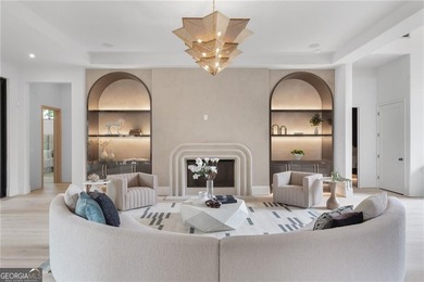 Crafted as a true statement piece, this extraordinary custom - photo 14