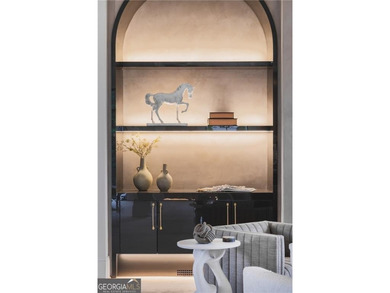 Crafted as a true statement piece, this extraordinary custom - photo 15