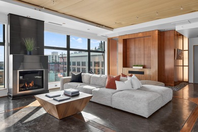 Welcome to The Penthouse on CongressaEUR*an incredible