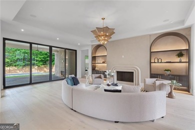 Crafted as a true statement piece, this extraordinary custom - photo 17