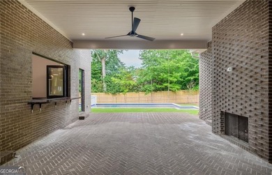 Crafted as a true statement piece, this extraordinary custom - photo 20