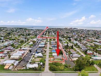 This 2 BEDROOM, 2 BATH ELEVATED HOME is located in the VISTA DEL - photo 2
