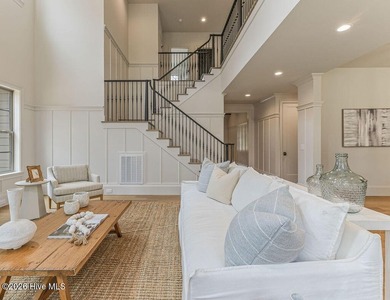 Exceptional new construction offering a refined blend of luxury - photo 7