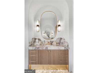 Crafted as a true statement piece, this extraordinary custom - photo 35