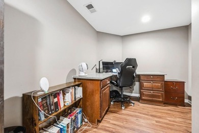 Welcome to this beautifully updated and meticulously maintained - photo 36