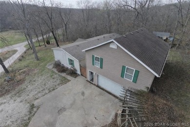 Spacious 5-bedroom, 3-bath home offering approximately 2,792 sq - photo 2