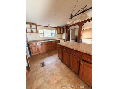 Spacious 5-bedroom, 3-bath home offering approximately 2,792 sq - photo 9