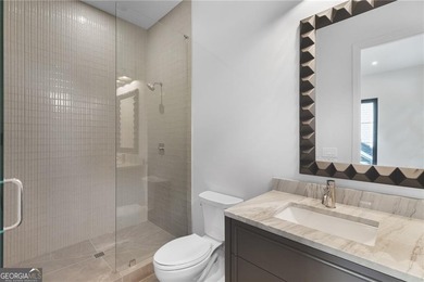Crafted as a true statement piece, this extraordinary custom - photo 50