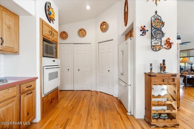 Come see this amazing view home with 3 bedrooms and 2 bathrooms