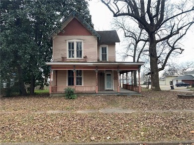Arkansas River Home Active Under Contract in Van Buren Arkansas