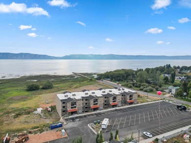 Modern Luxury Condo Near Bear Lake Short term rental Approved - photo 3