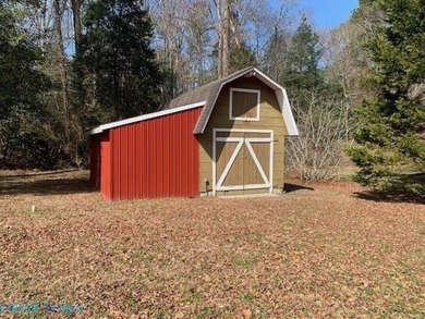 Beautiful Brick Ranch convenient to courthouse area. Handicap