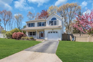 Welcome to 38 Memorial Boulevard, East Moriches Nestled in one - photo 3