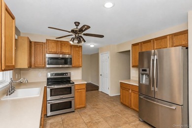 Welcome to 38 Memorial Boulevard, East Moriches Nestled in one - photo 7