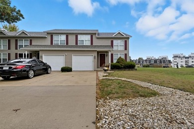 Explore this beautiful 2-bedroom, 1.5-bath townhouse located in - photo 2