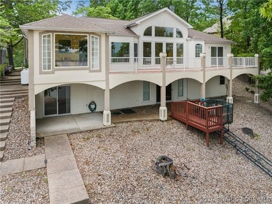 Custom built Home with great Lake View. Covered Porch has Entry - photo 5
