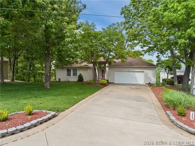 Custom built Home with great Lake View. Covered Porch has Entry - photo 8