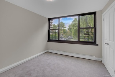 Move right into this updated 3-bedroom, Co-op in Le Havre in - photo 14