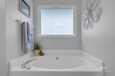 Welcome to your immaculate, turn-key oasis perfectly situated in - photo 22