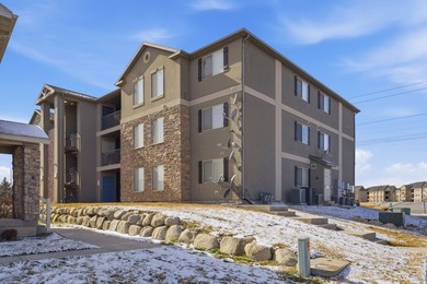 Welcome to this light-filled 3-bedroom, 2-bathroom condo in the - photo 34
