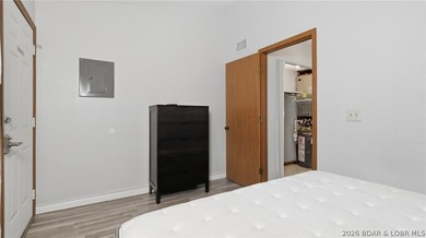Experience effortless lake living in this turnkey 1-bedroom - photo 4