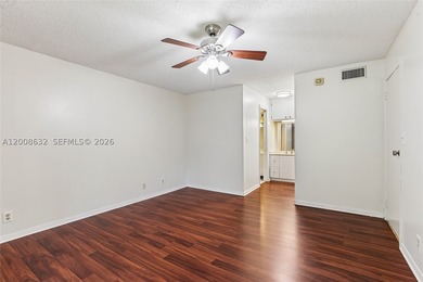 Welcome to this well-maintained condo located at 5900 NW 44th St - photo 28