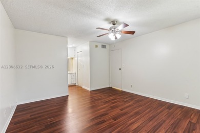 Welcome to this well-maintained condo located at 5900 NW 44th St - photo 29