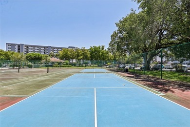 Welcome to this well-maintained condo located at 5900 NW 44th St - photo 43