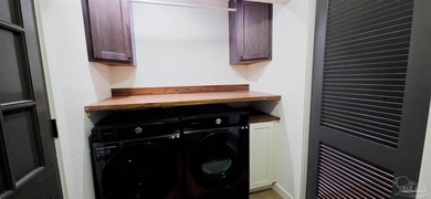 3 bedroom 2 bath house with 1 bed/1 bath apartment. New Roof - photo 10