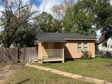 Short Sale. Short Sale - Subject to lender and/or investor - photo 3
