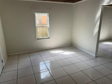 Short Sale. Short Sale - Subject to lender and/or investor - photo 4