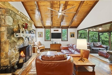 Perched high above the quiet shores of Lake Arrowhead's north - photo 22