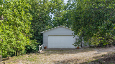Sleeps 8-12! 1.82+/- ac by Boat Ramp, Rental friendly! - photo 23