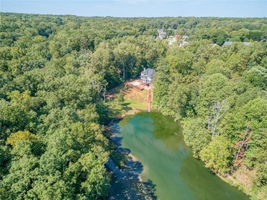 Picturesque Waterside Retreat Offering Ultimate Seclusion and - photo 3
