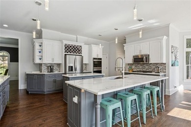 Picturesque Waterside Retreat Offering Ultimate Seclusion and - photo 9