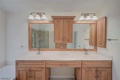 Welcome to this beautifully newly remodeled 4-bedroom, 2-bath - photo 25