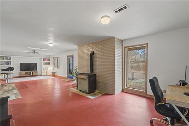 Stunning 3-Bed, 3-Bath Home on a Double Lot with Solar Panels - photo 29