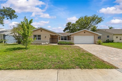 Under contract-accepting backup offers. Welcome to this - photo 1