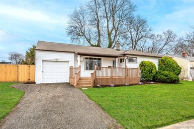 Beautifully renovated 3-bedroom, 1-bath ranch in the heart of - photo 1