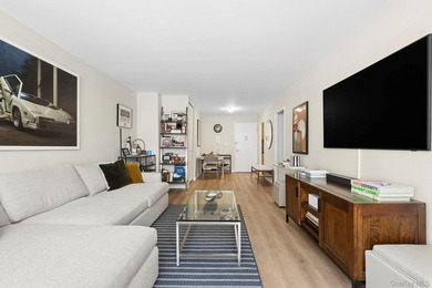 Set high above the city in one of Gramercy Park's most desirable - photo 3