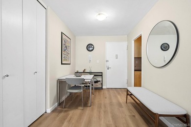 Set high above the city in one of Gramercy Park's most desirable - photo 4