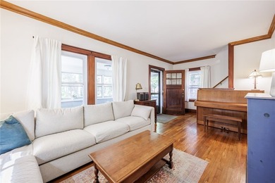 Conveniently located just minutes from the University of - photo 6