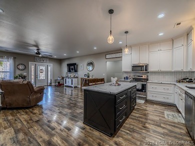 ONE of a kind BEAUTIFUL luxury house sitting on 5.4 acres with - photo 7