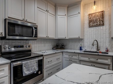 ONE of a kind BEAUTIFUL luxury house sitting on 5.4 acres with - photo 9