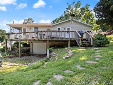 Vacation or Full Time Home. Well taken care of 3 Bedroom 2 Bath - photo 2